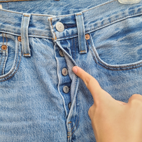 Levi's | 501 Skinny Jeans in Can't Touch This Size 26x28 - Picture 10 of 11